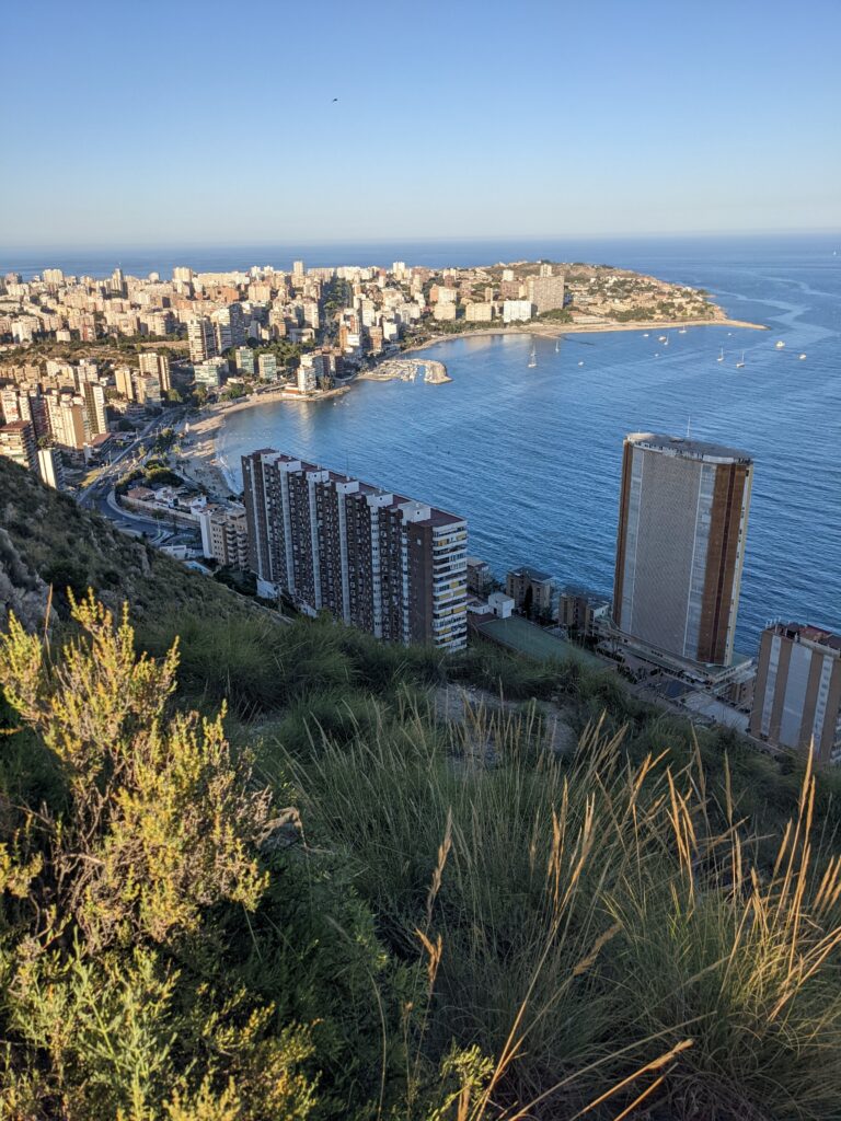 millainen on Alicante. Onko Alicante hyvä paikka lomailla?