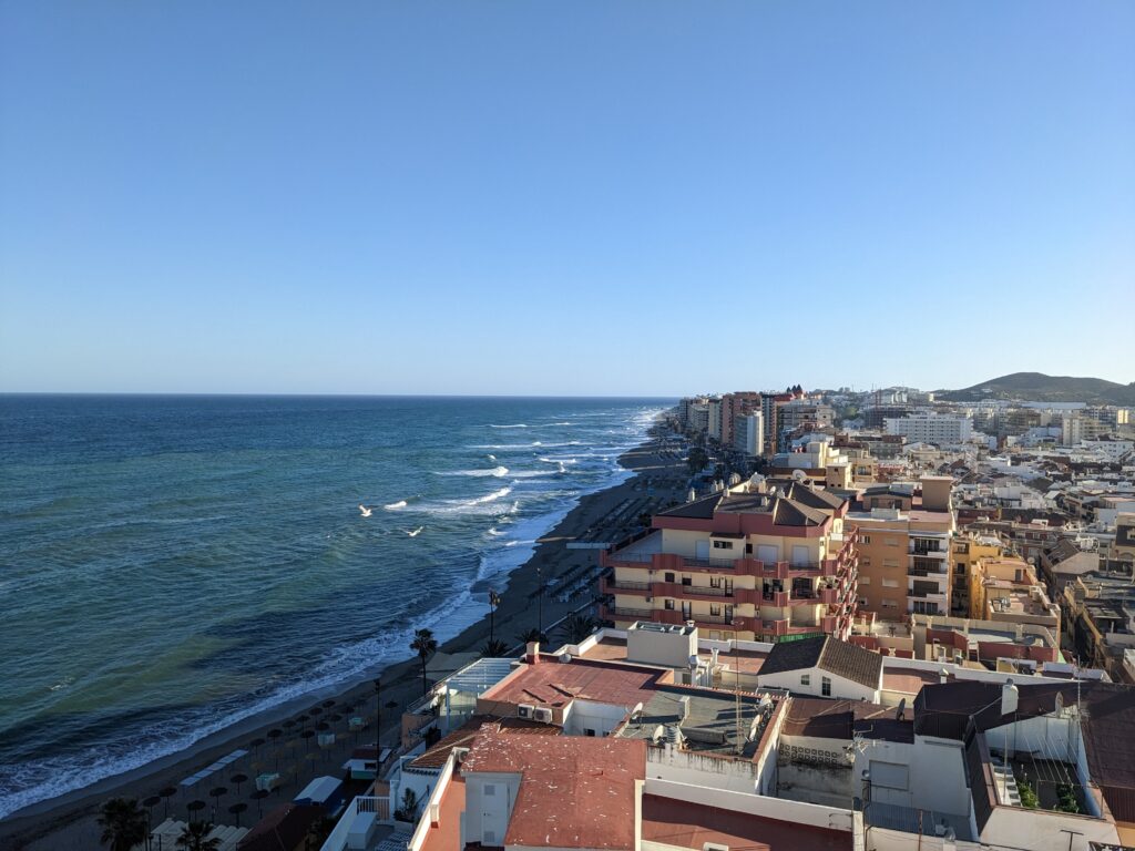 Millainen on Fuengirola. Onko Fuengirolassa paljon suomalaisia
