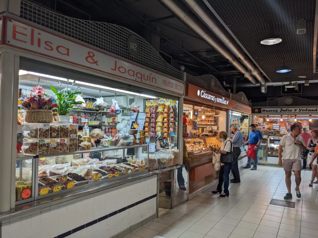 Mercado central selling goods in Alicante