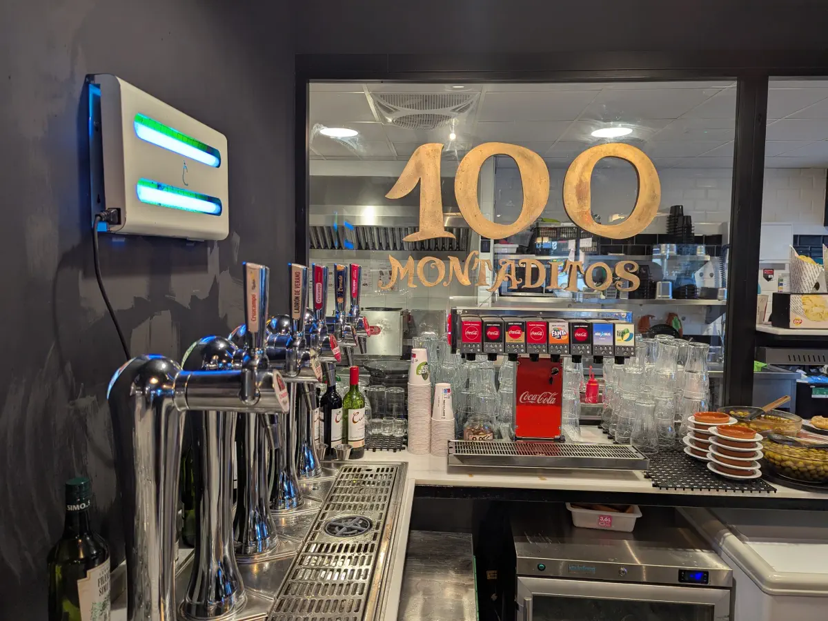 100 Montaditos restaurant with beer taps on the left